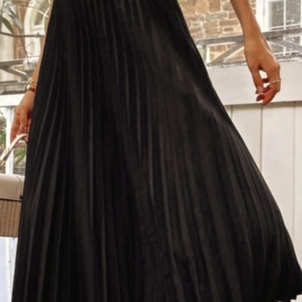 NEW! Black Pleaded Skirt Size S